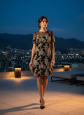 Elegancia Nocturna Floreada