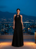 Vestido Nocturno con Escote Halter y Brillo Estelar