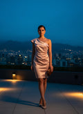 Vestido Rosa Satinado Asimétrico