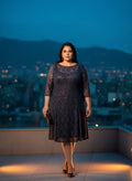 Vestido Nocturno de Encaje Brillante