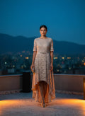 Vestido de Encaje Asimétrico 'Noche Serena'