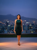 Vestido Halter de Terciopelo Esmeralda al Atardecer